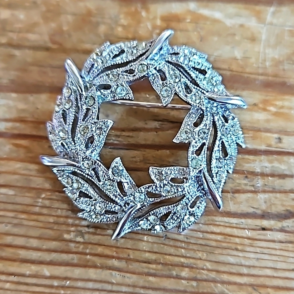 Vintage Clear Rhinestone Floral Circle Brooch Cody